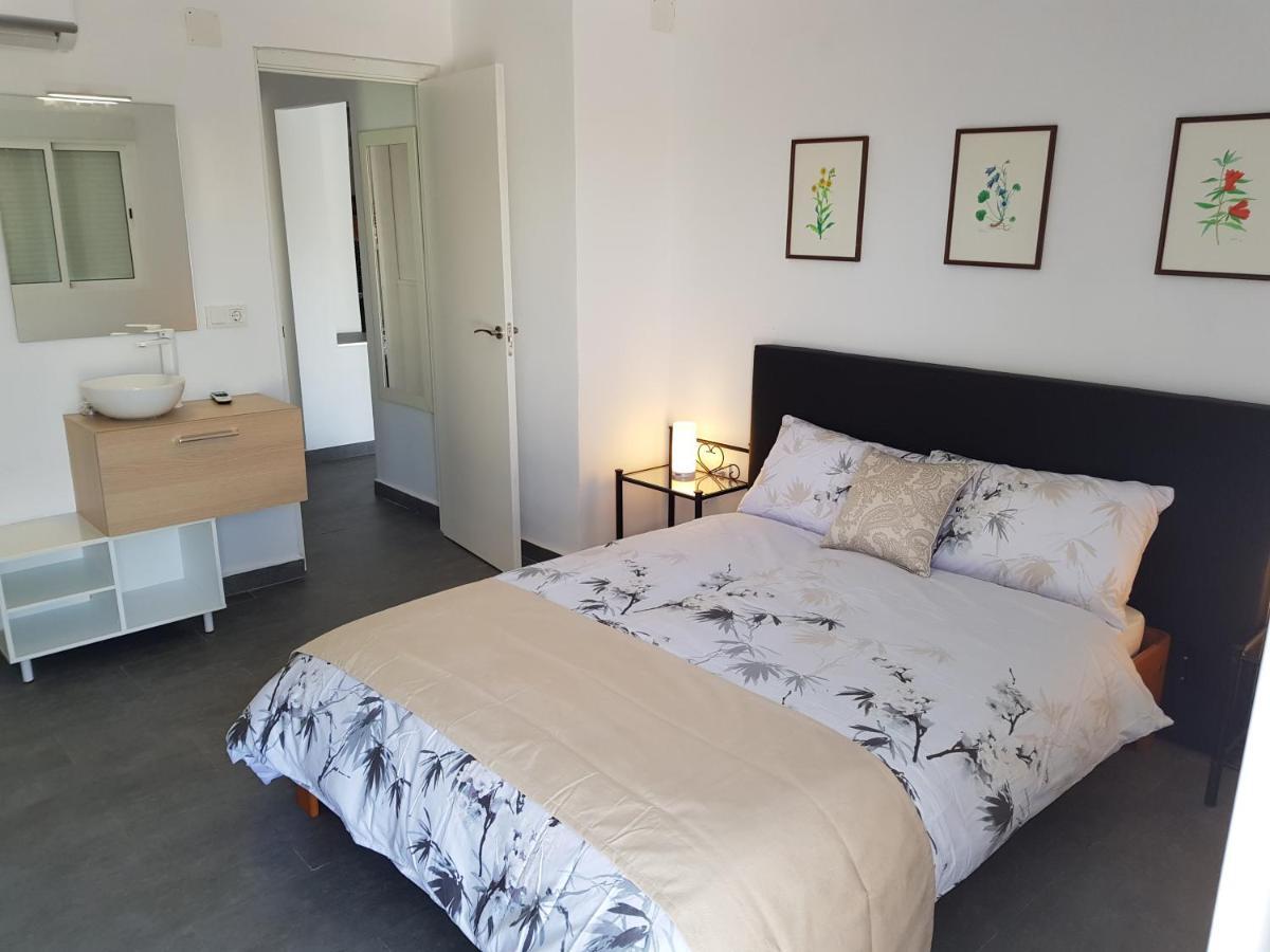 Lovely Bungalow For Four Close To Beach And City In Torrevieja Eksteriør billede